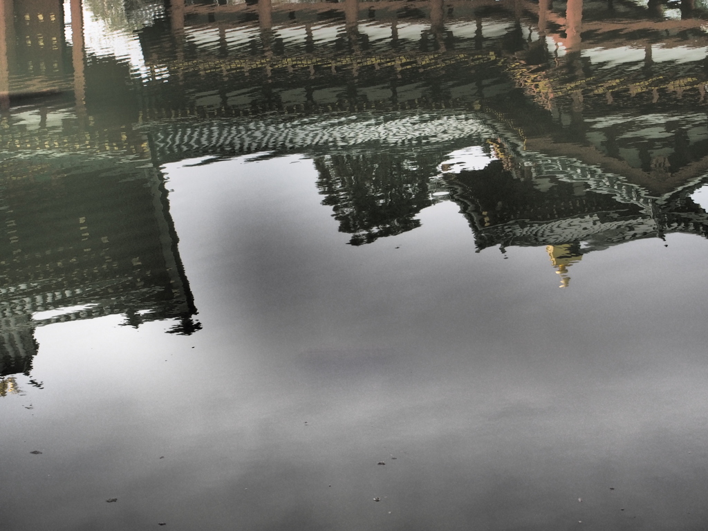 水面に映る平等院