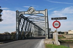 Dordogne川に架かる橋