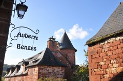 Collonges La Rouge村