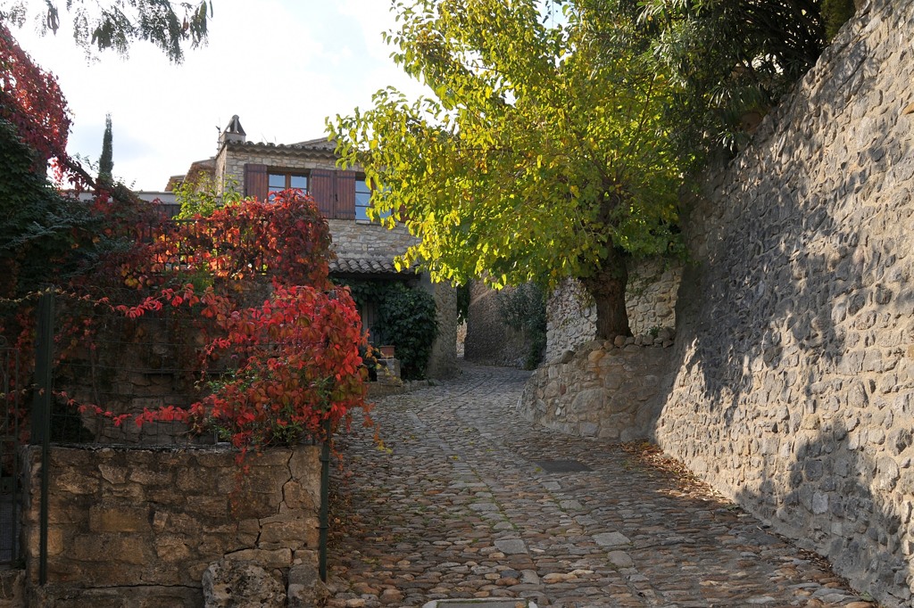 La Roque-sur-Ceze村街角