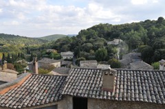 La Roque-sur-Ceze村の町並み