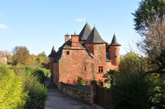 Collonges La Rouge村