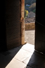 St. Cirq Lapopie村の教会の出入り口