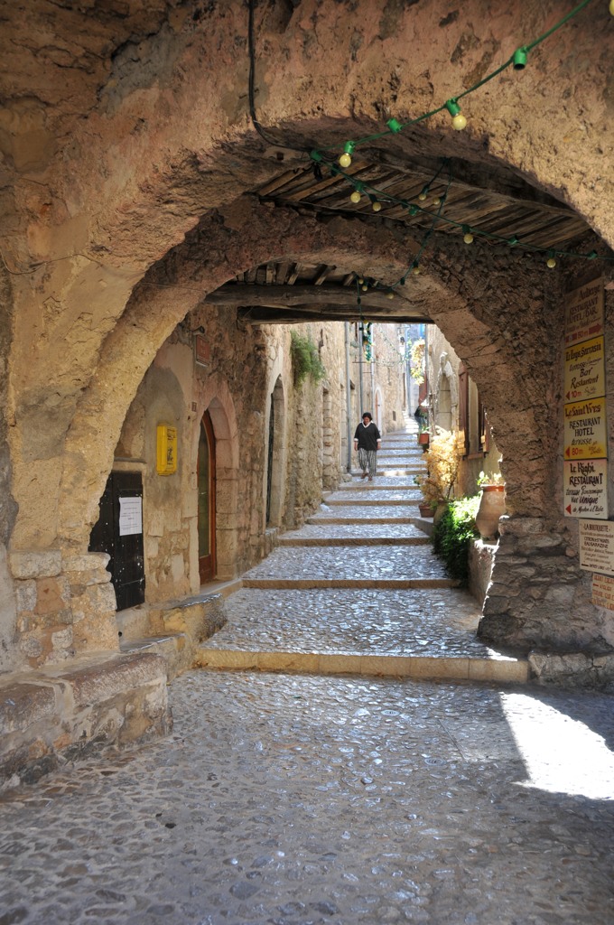 Sainte-Agnes村の生活通路