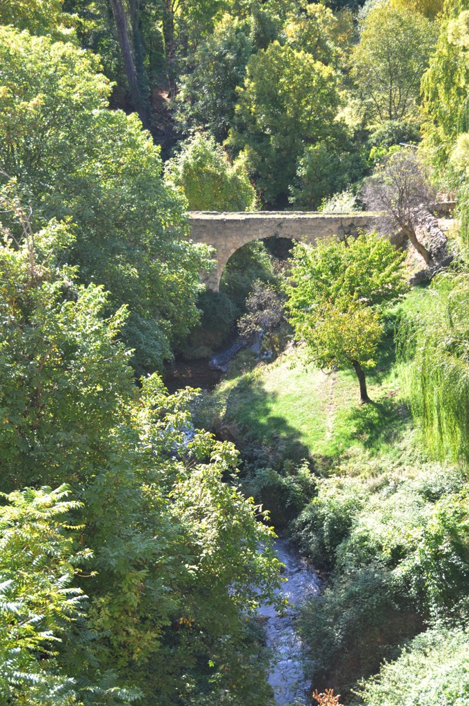 Moustiers Sainte Marie村