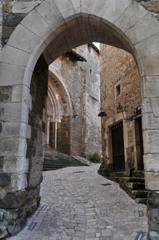 Eglise St. Pierre への入り口