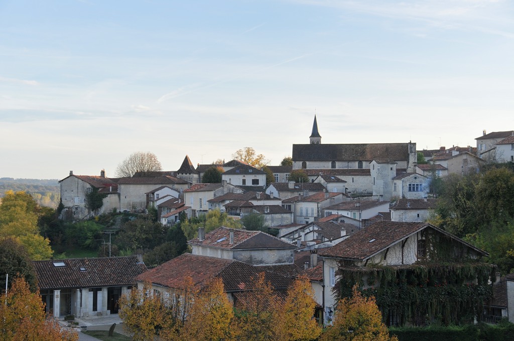 Aubeterre-sur-Dronne村