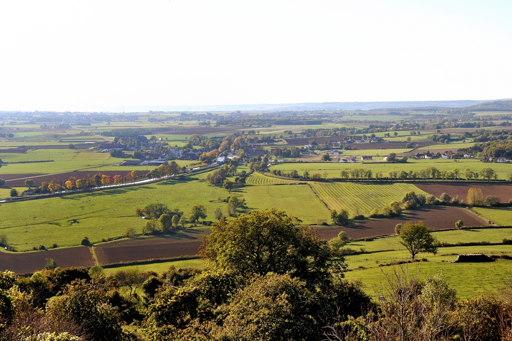 Chateauneuf-en-Auxois（ブルゴーニュ平野）