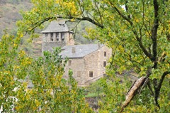 Brousse-le-Chateau村