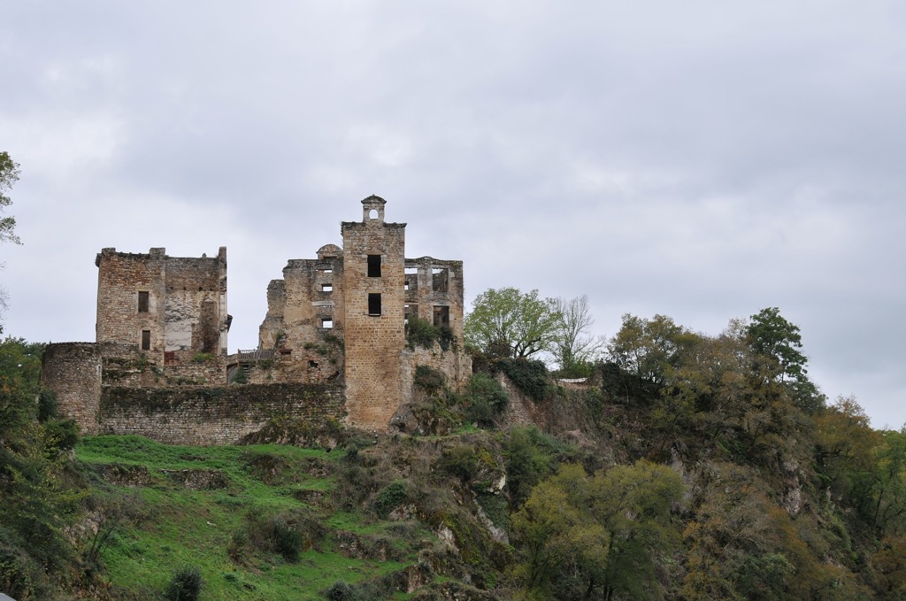Saint-Martin-Laguepieの廃城