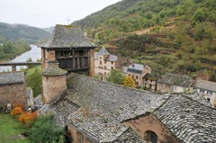 Brousse-le-Chateau村