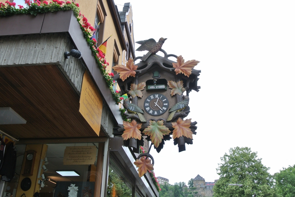 サンクトゴアールの時計屋の看板