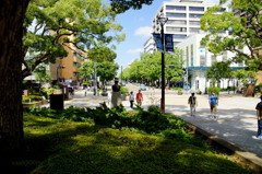 山高帽の似合う通り
