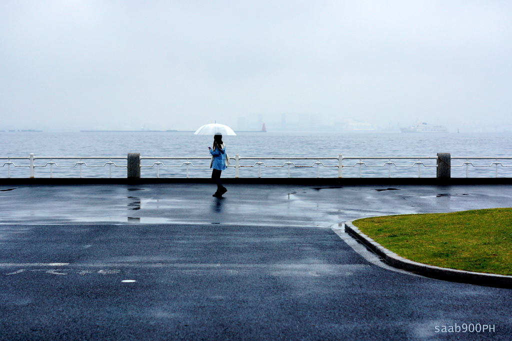 秋雨の中