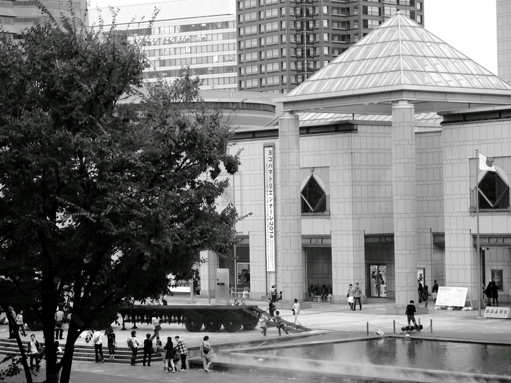 横浜美術館
