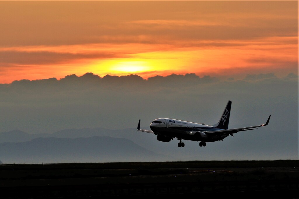松山空港の夕方　③
