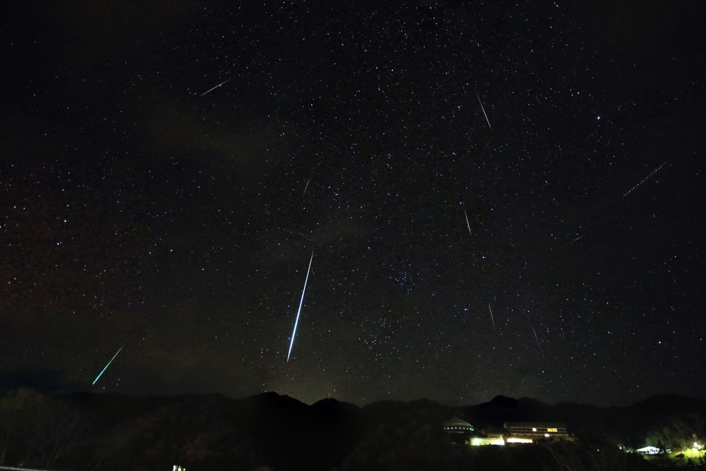 ふたご座流星群　合成③