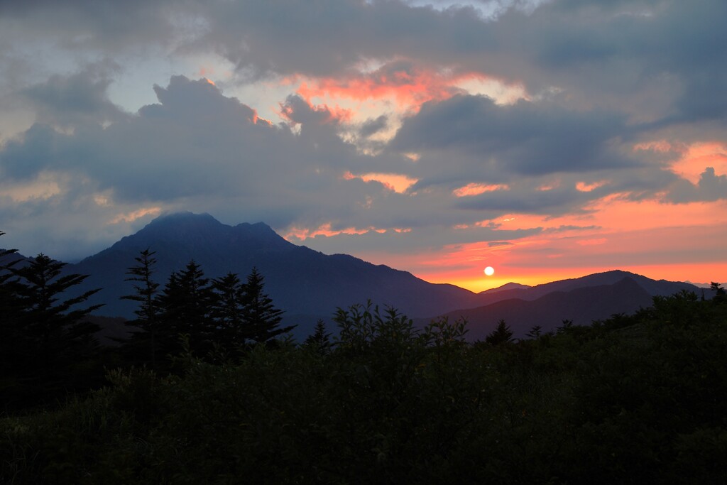 石鎚山の夕日