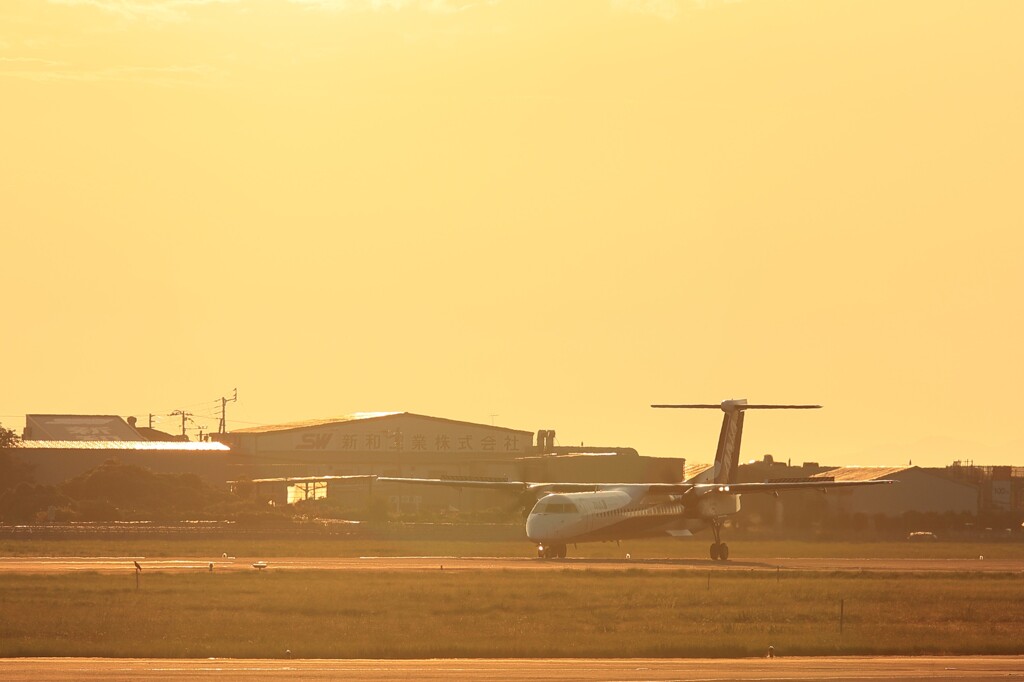 空港の夕焼け　①
