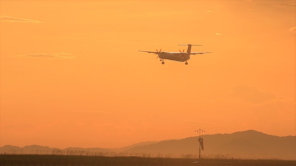 松山空港の夕日　③