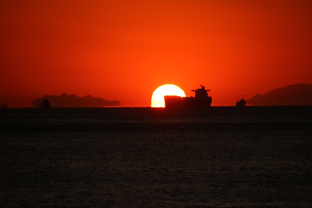 夕日の中に・・・。