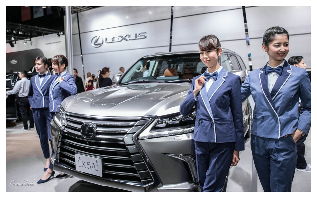 LEXUS 華