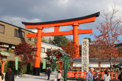 251