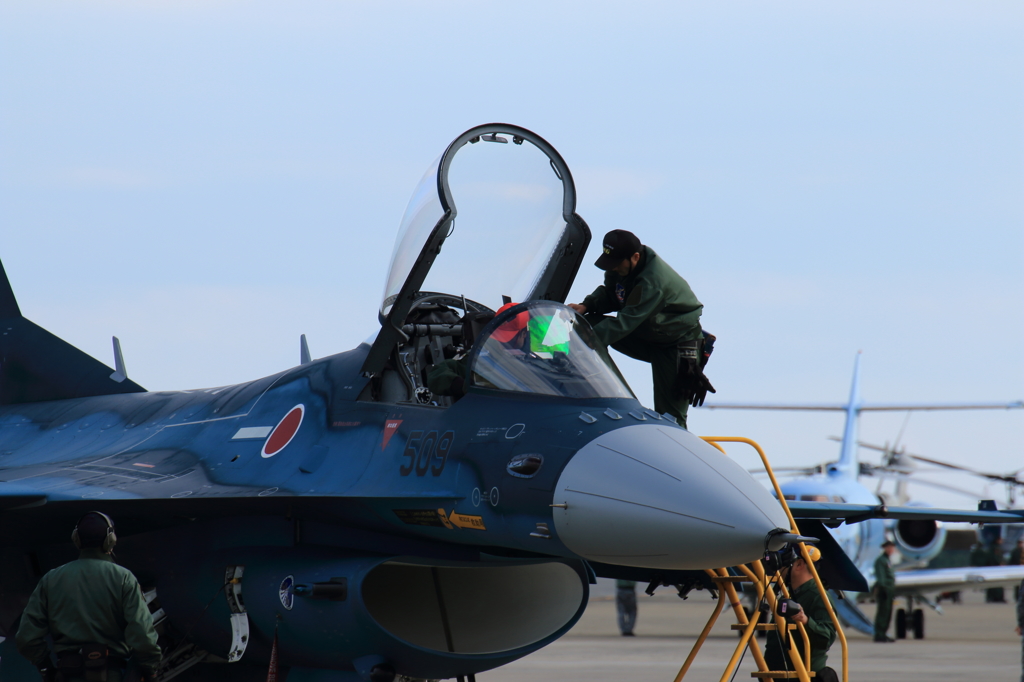 F-2 離陸準備