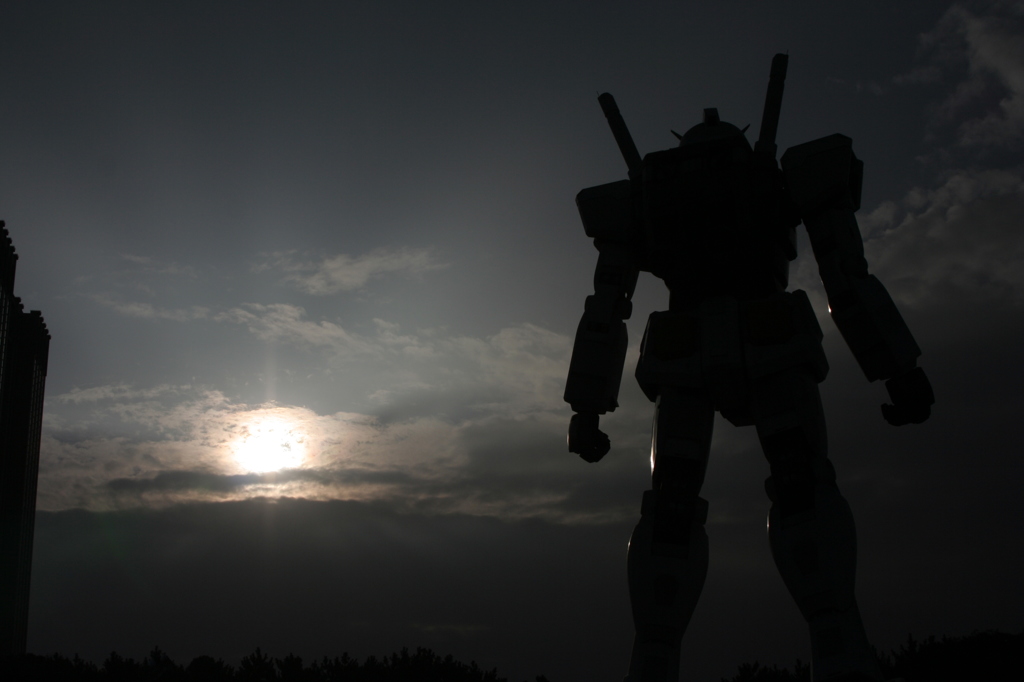 朝日に浮かぶRX-78-2