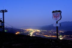 ゲレンデ中腹から南魚沼の夜景