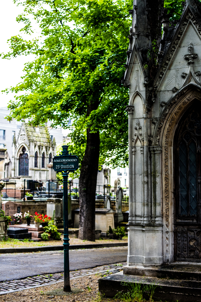 モンマルトル墓地