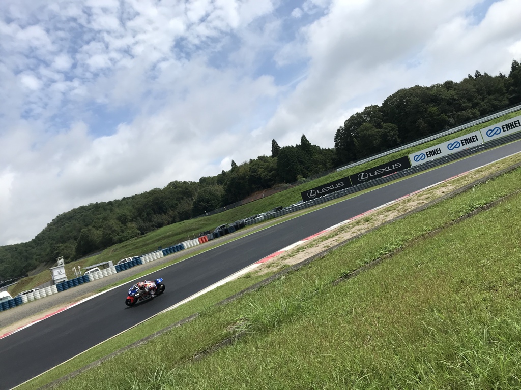 雨のはずじゃ…