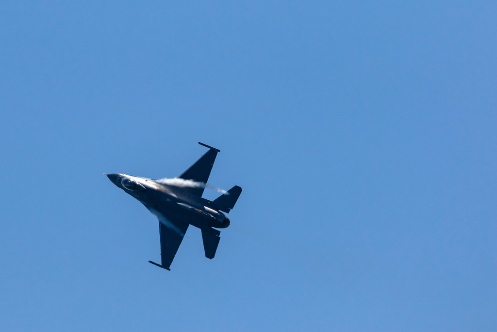 Ｆ１６