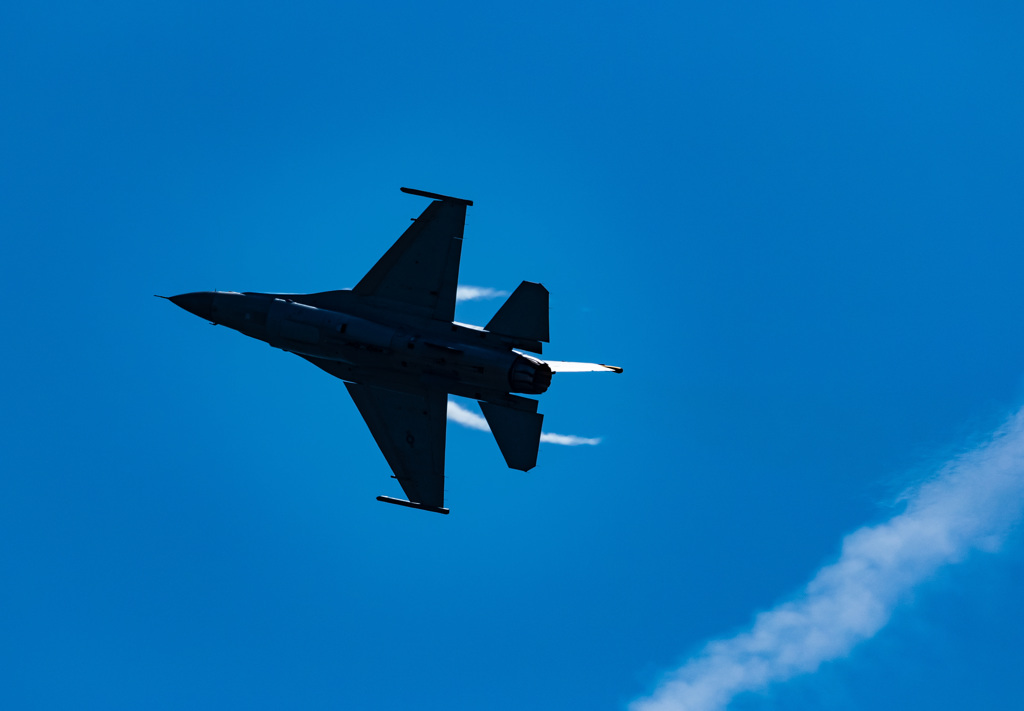 Ｆ１６