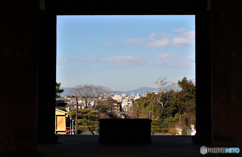 浄土宗総本山 知恩院　2020年2月11日火曜日祝日　京都　門から見える景色