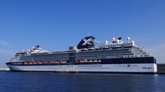 横浜港　ミレニアム号