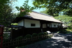 旧三岡家長屋門