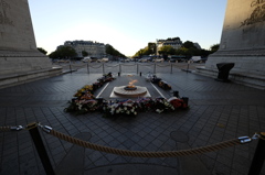 パリ　凱旋門　無名戦士の墓
