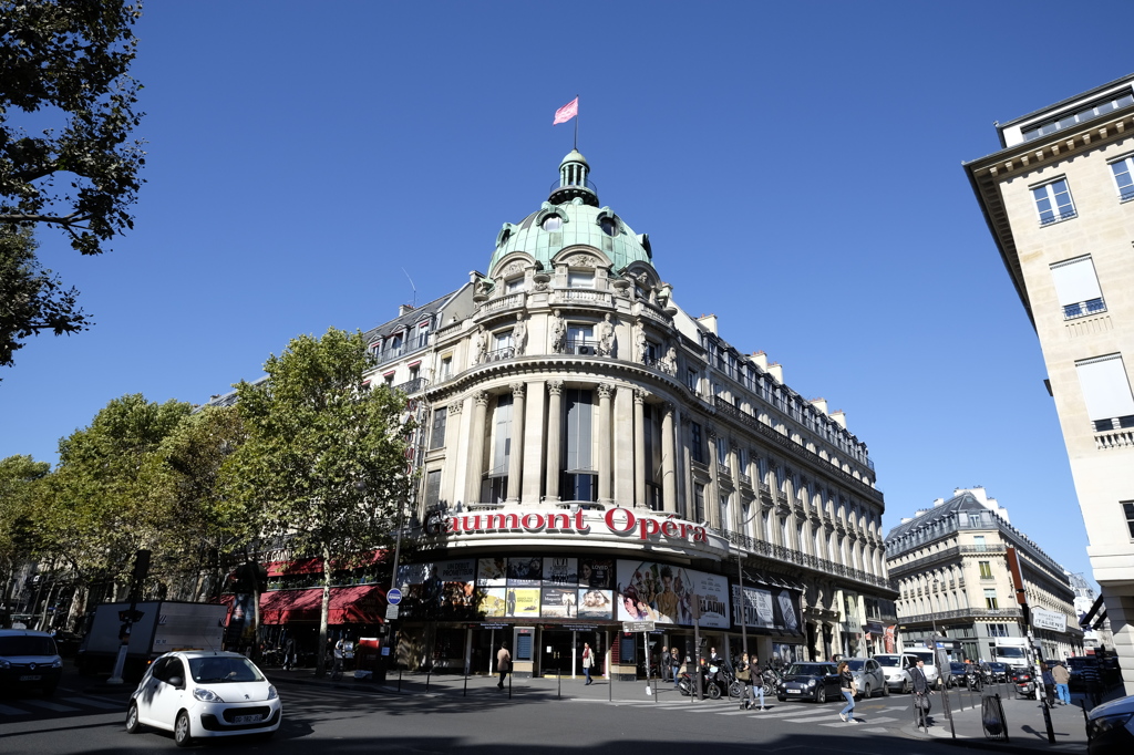 パリ　オペラ・ガルニエ近くの映画館