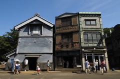 武居三省堂と花市生花店