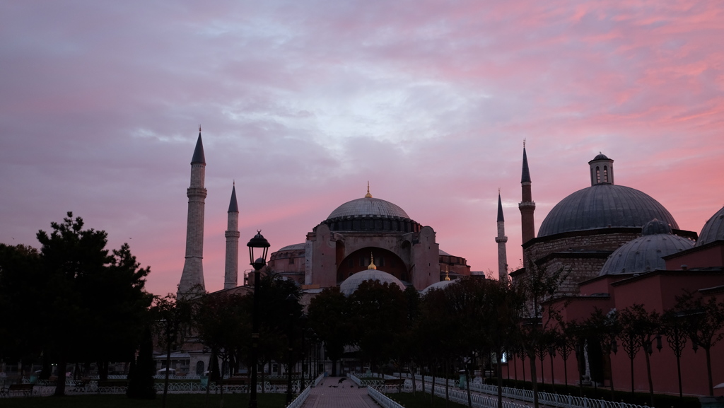 朝焼けのアヤ・ソフィア