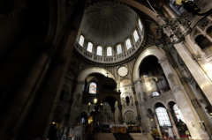 パリ　サント・オーギュスタン教会内部