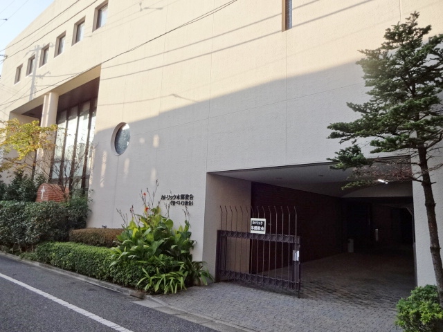 区道側からの　本郷教会