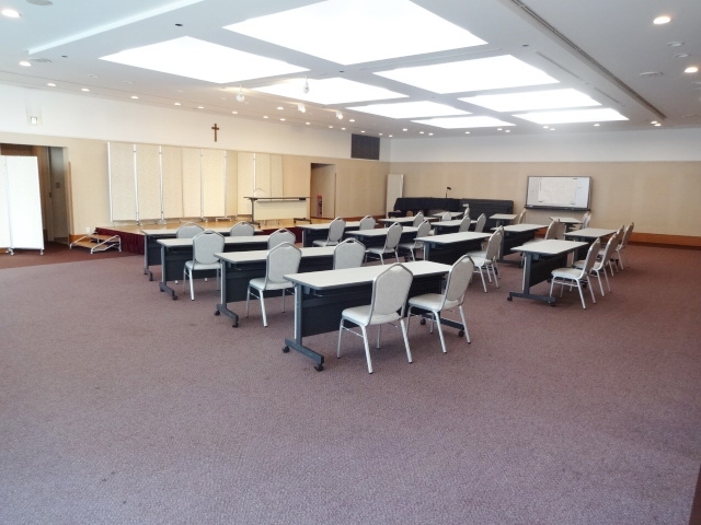 2階　レイ記念大ホール