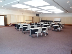 2階　レイ記念大ホール
