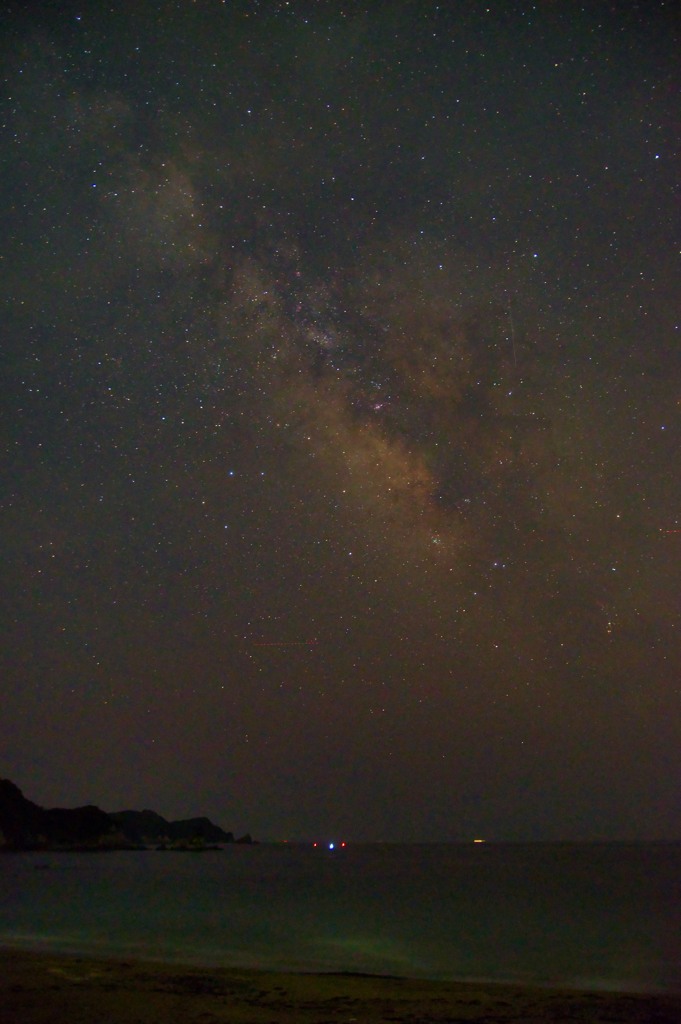 美波の夜空