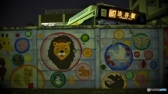 夜行バスを待つ者たち