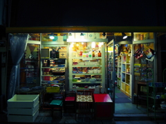 夜の雑貨店