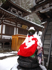 雪に埋もれて