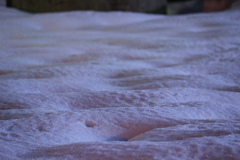雪上の窪み